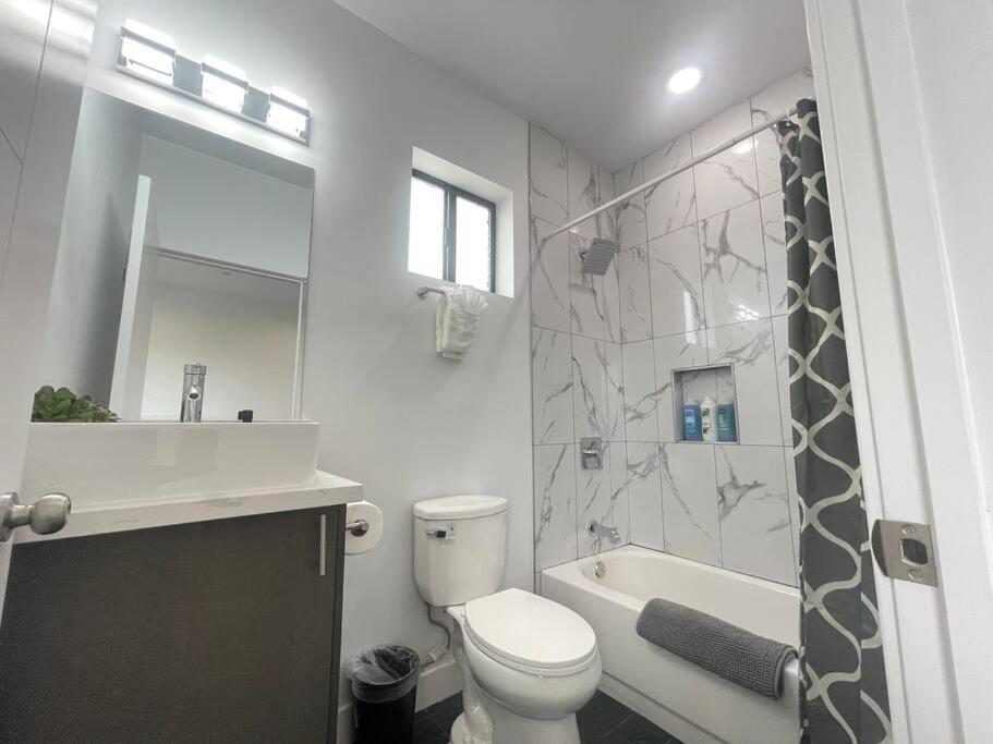 Delightful Town Home Close To Dtla Лос Анджелис Екстериор снимка